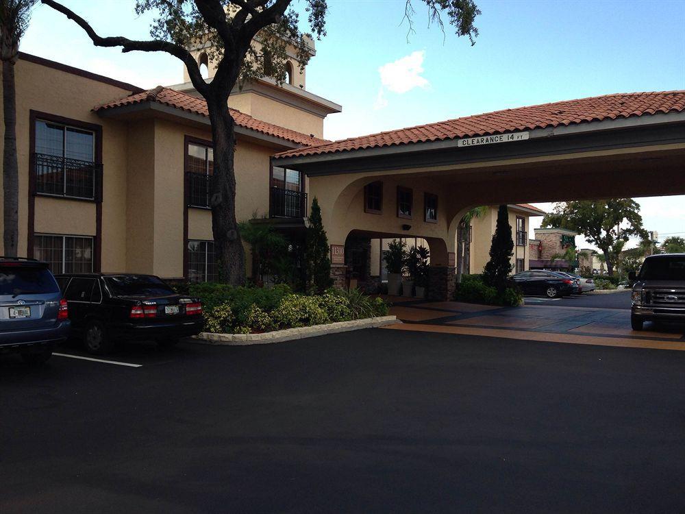 Red Roof Inn Plus & Suites Tampa Zewnętrze zdjęcie