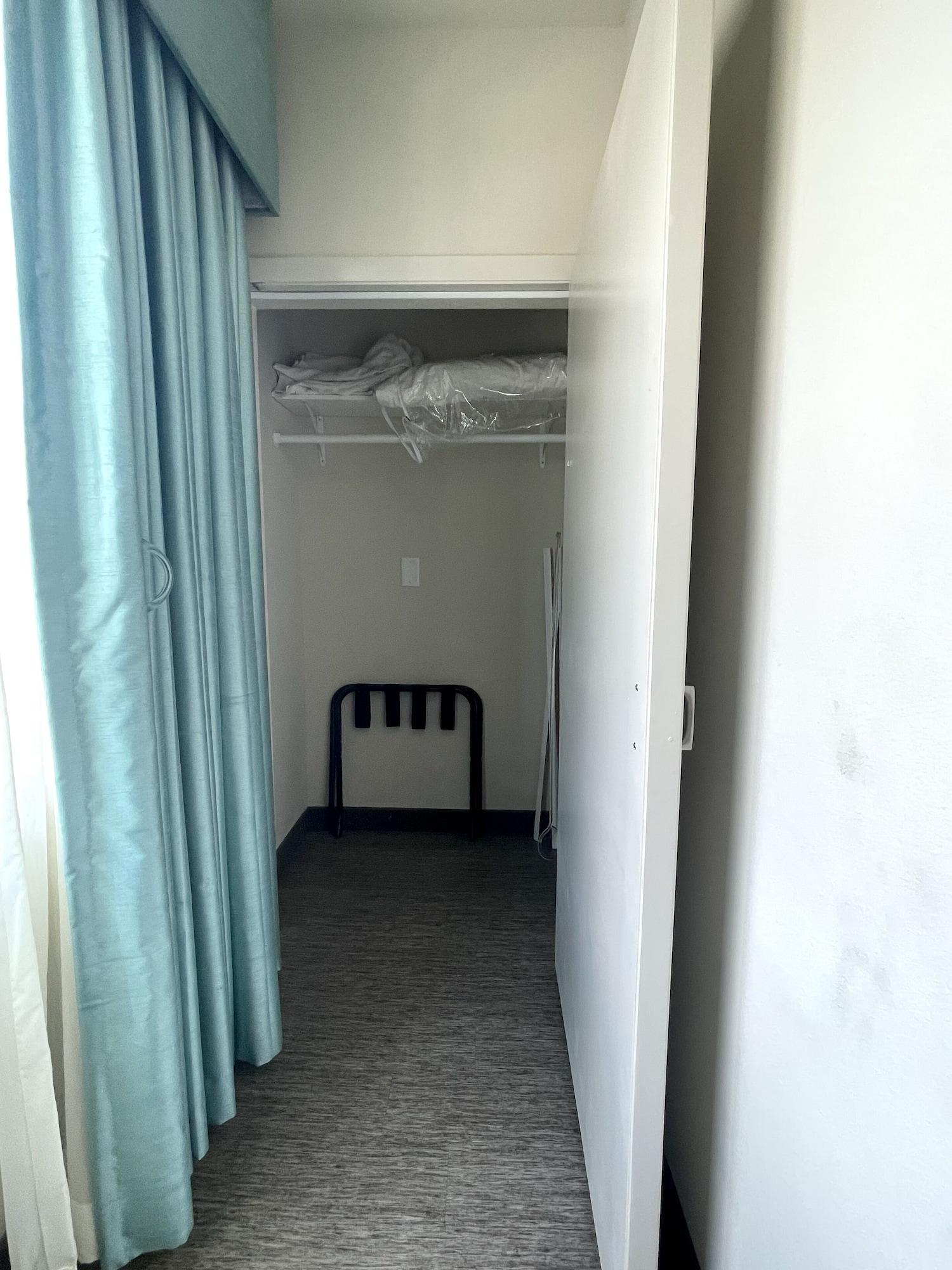 Red Roof Inn Plus & Suites Tampa Zewnętrze zdjęcie