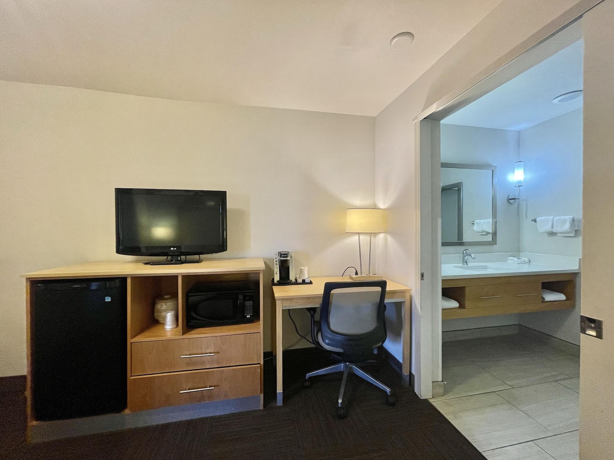 Red Roof Inn Plus & Suites Tampa Zewnętrze zdjęcie