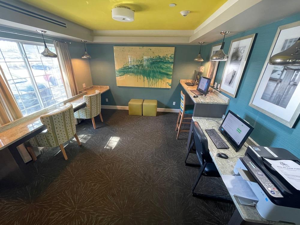 Red Roof Inn Plus & Suites Tampa Zewnętrze zdjęcie