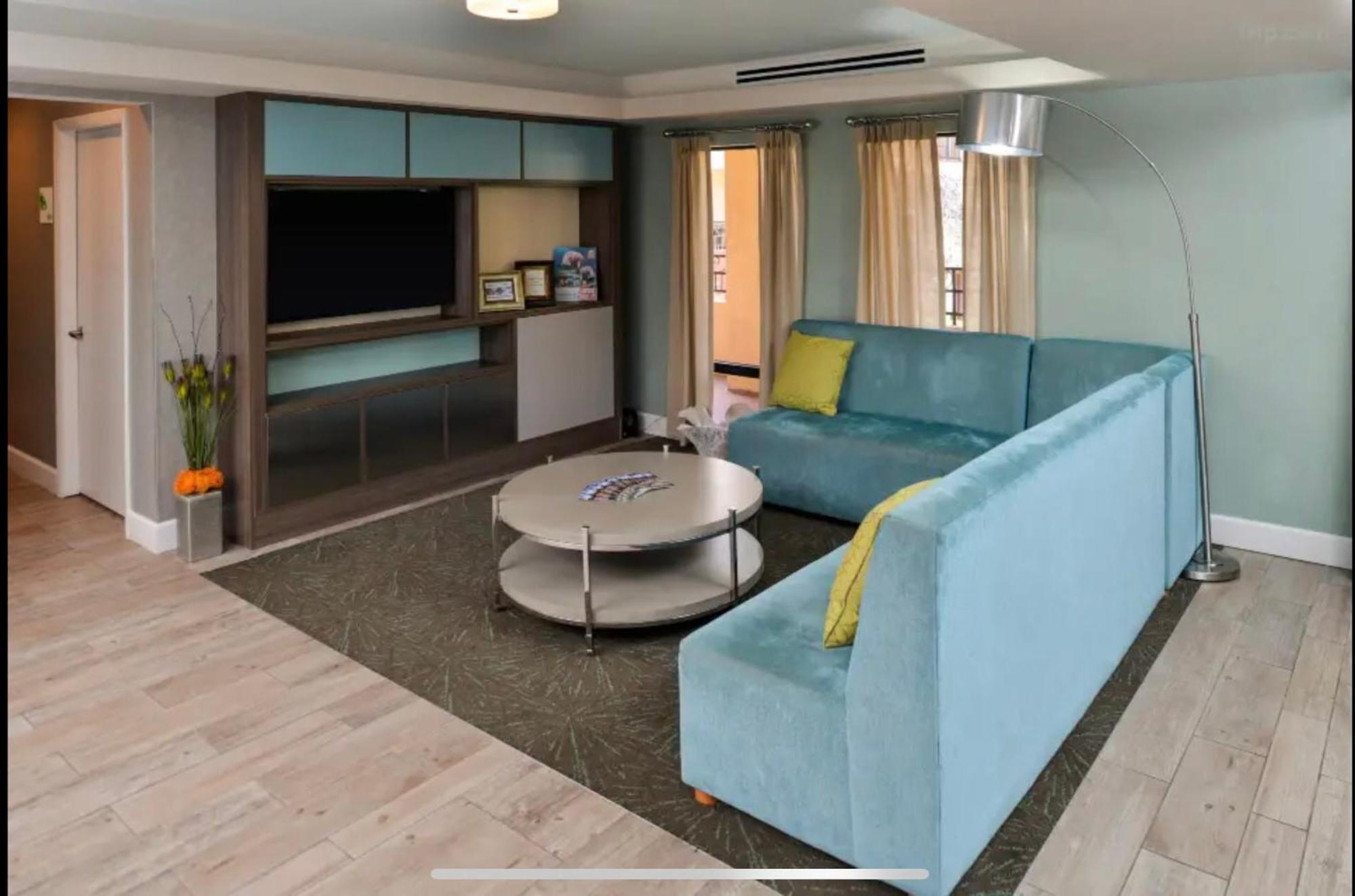 Red Roof Inn Plus & Suites Tampa Zewnętrze zdjęcie