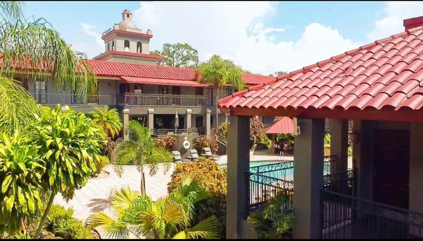 Red Roof Inn Plus & Suites Tampa Zewnętrze zdjęcie