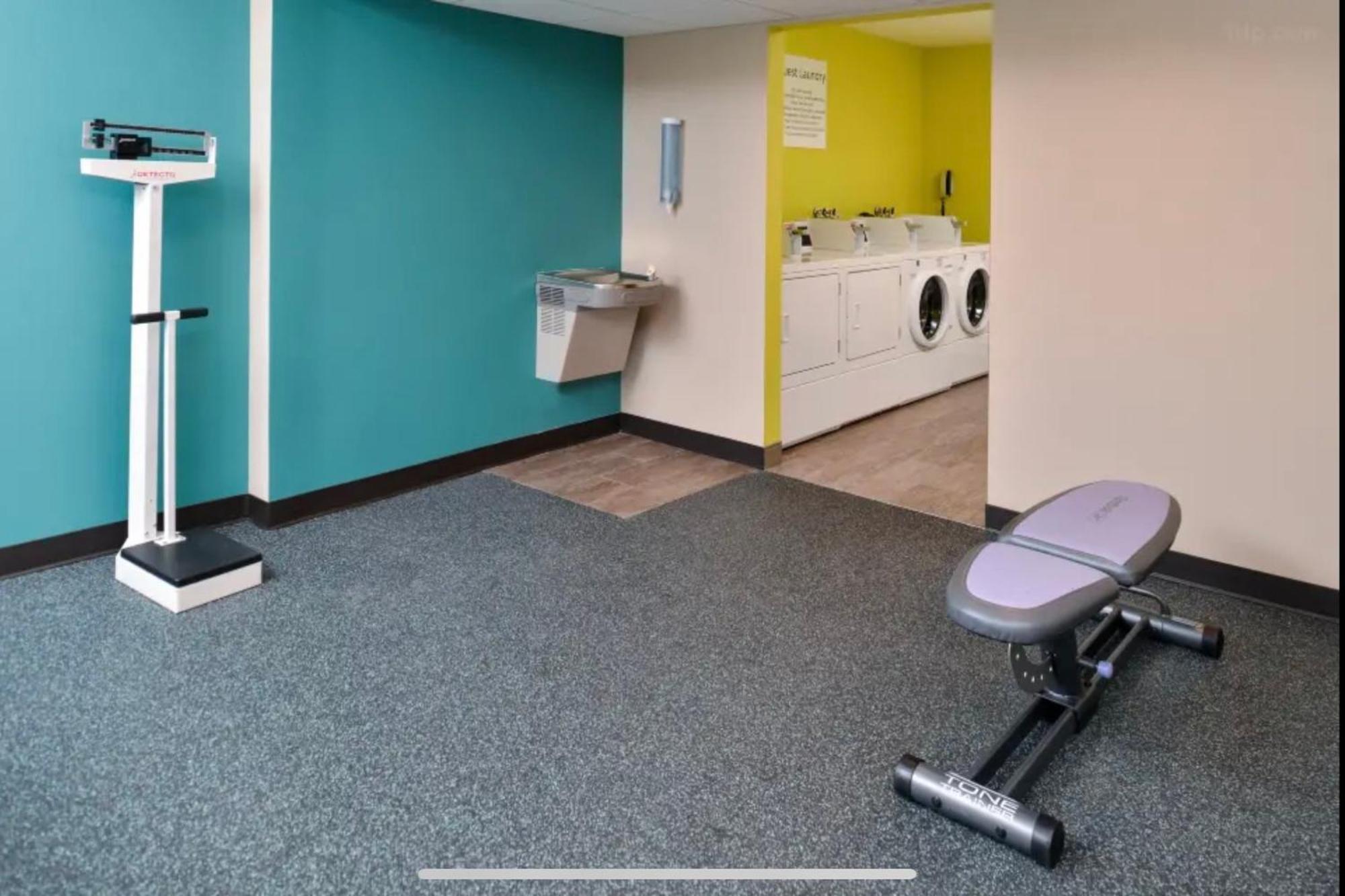 Red Roof Inn Plus & Suites Tampa Zewnętrze zdjęcie