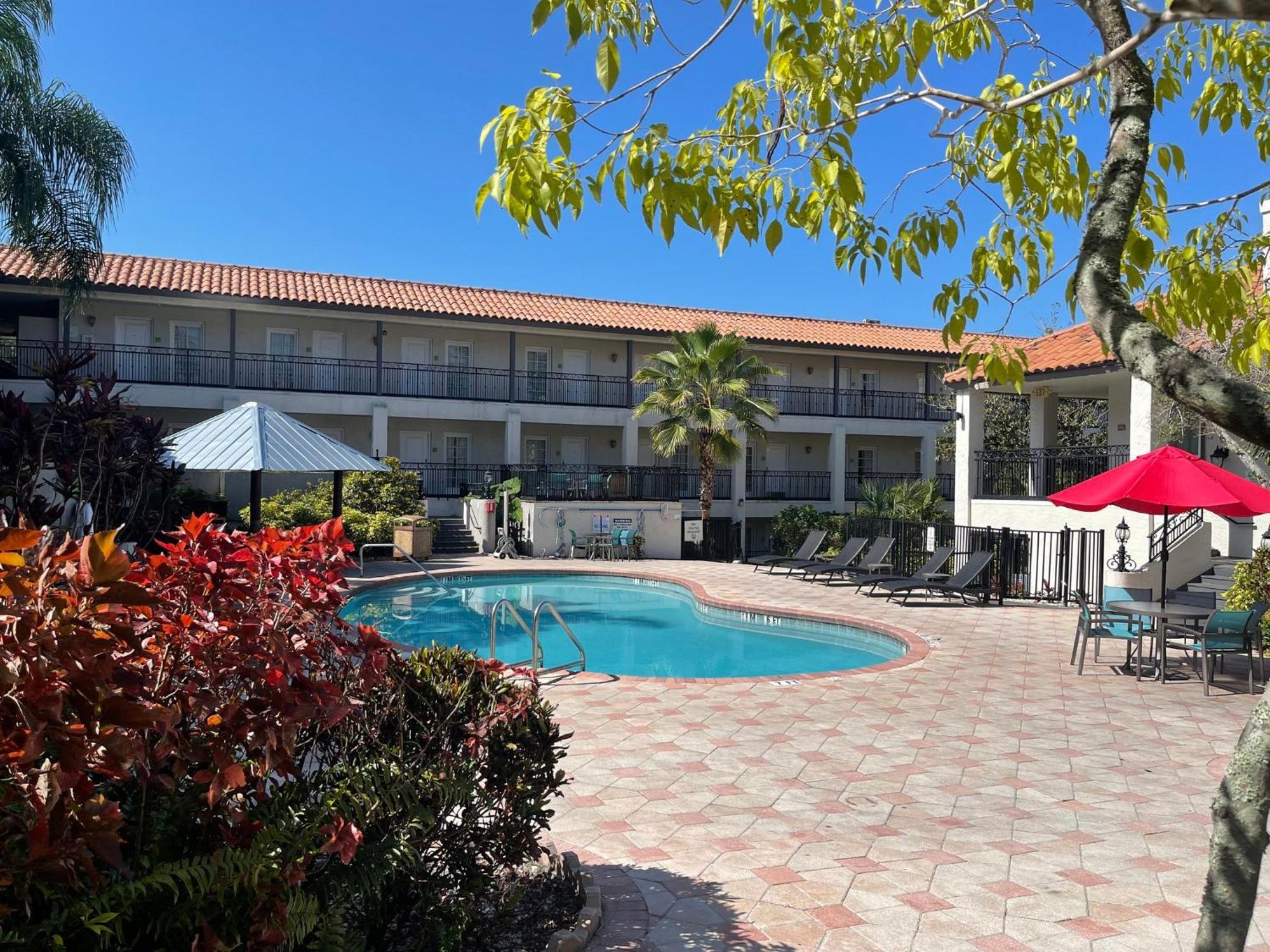 Red Roof Inn Plus & Suites Tampa Zewnętrze zdjęcie