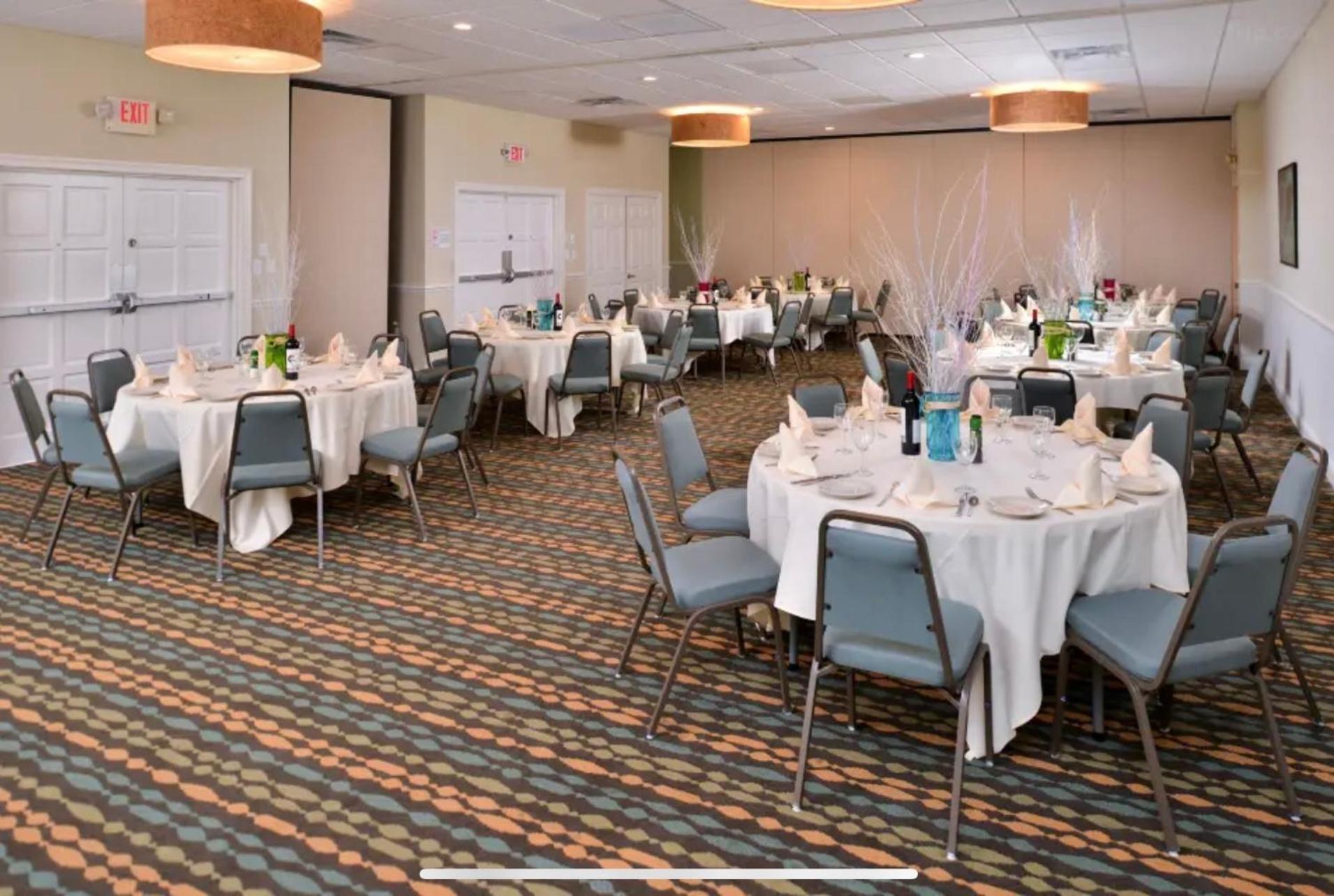 Red Roof Inn Plus & Suites Tampa Zewnętrze zdjęcie