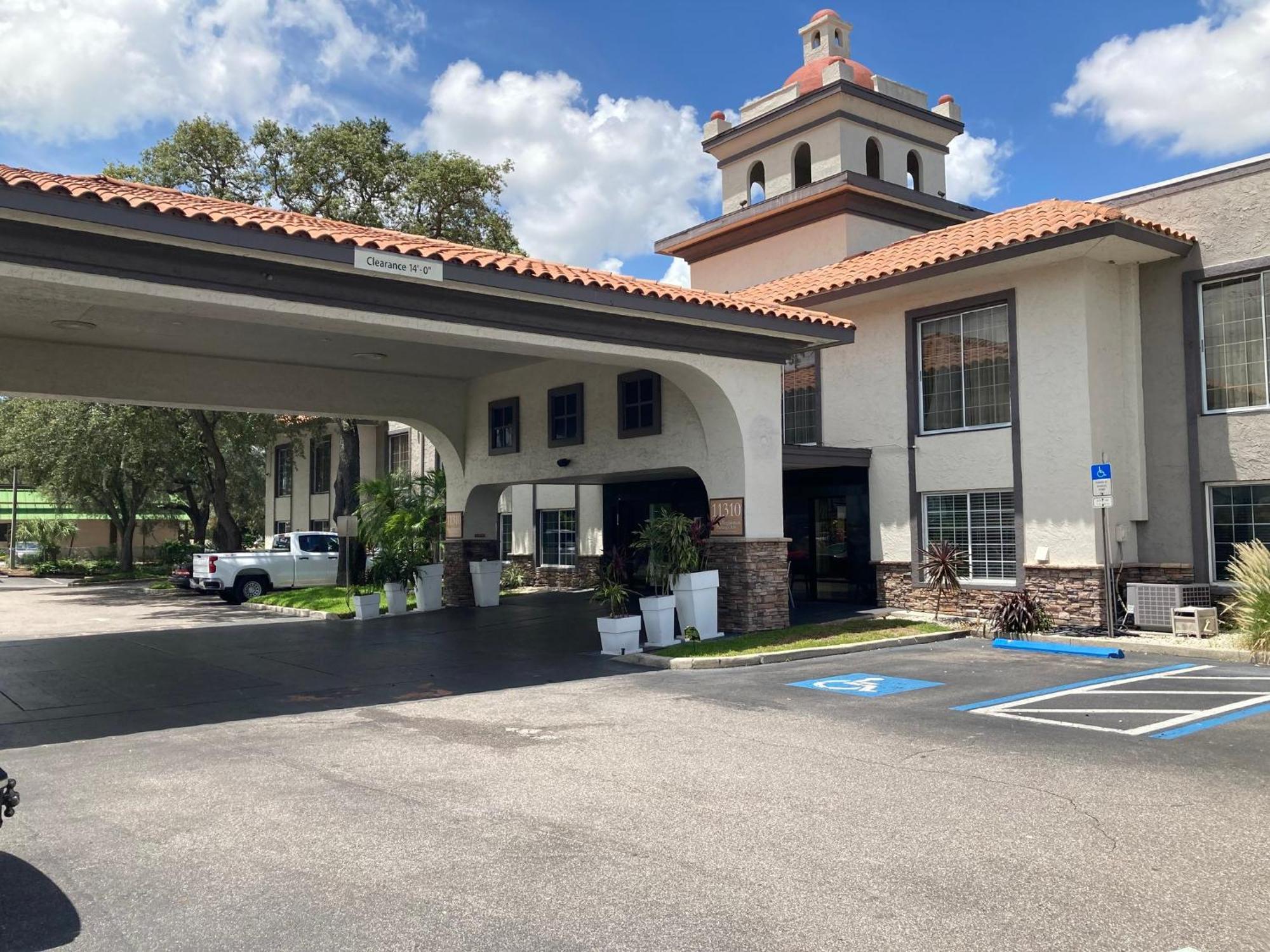 Red Roof Inn Plus & Suites Tampa Zewnętrze zdjęcie
