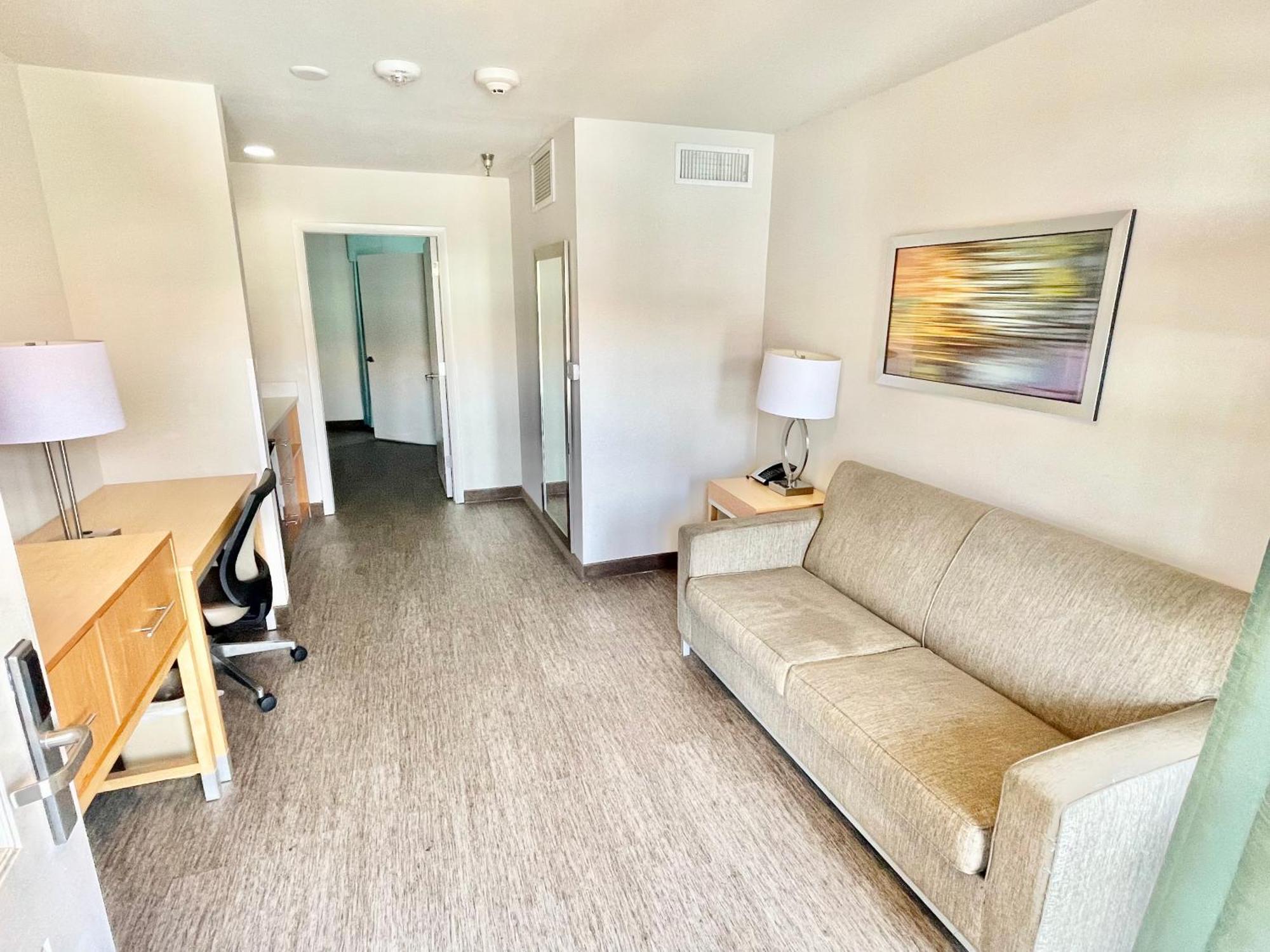 Red Roof Inn Plus & Suites Tampa Pokój zdjęcie