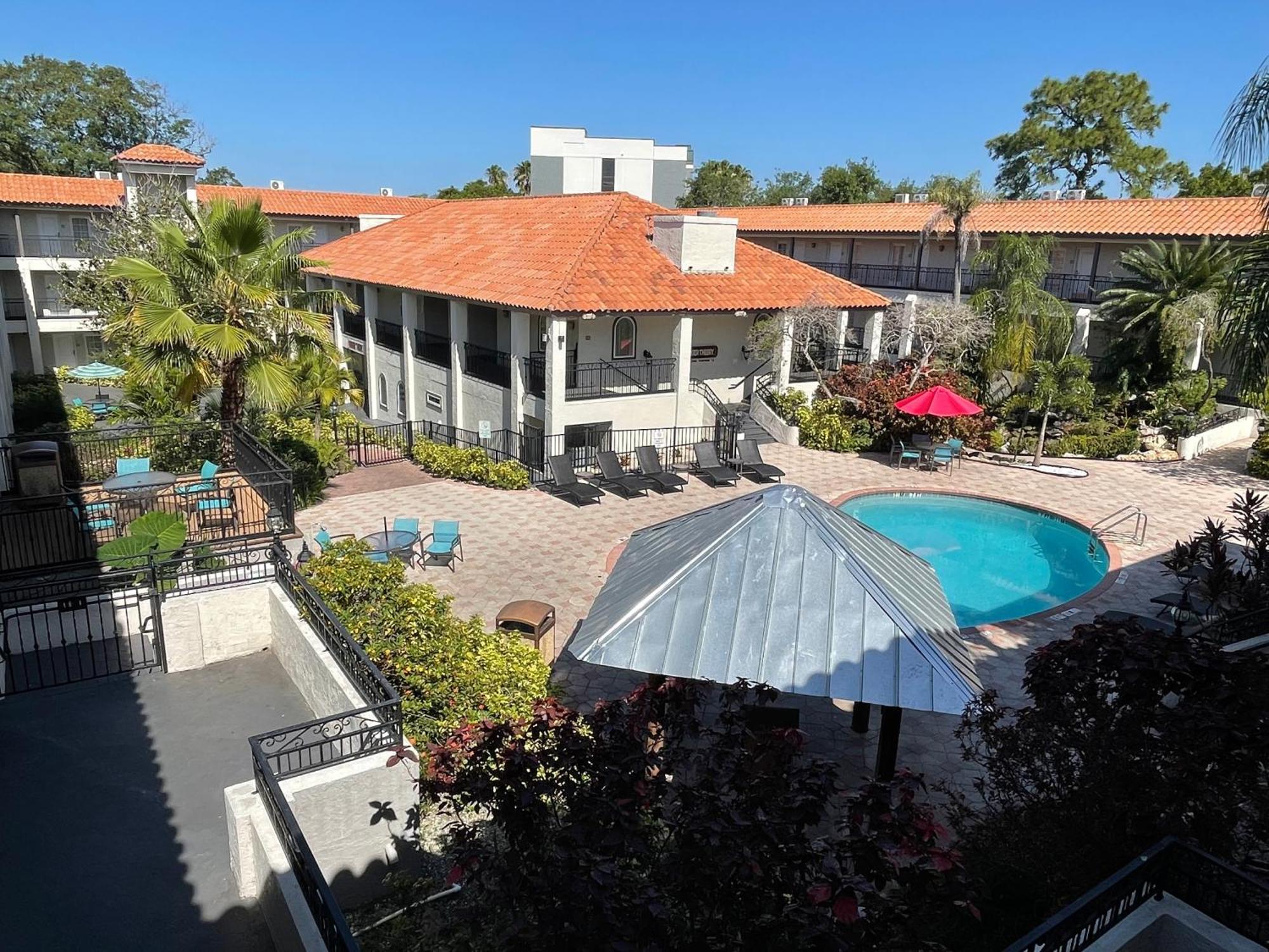 Red Roof Inn Plus & Suites Tampa Zewnętrze zdjęcie