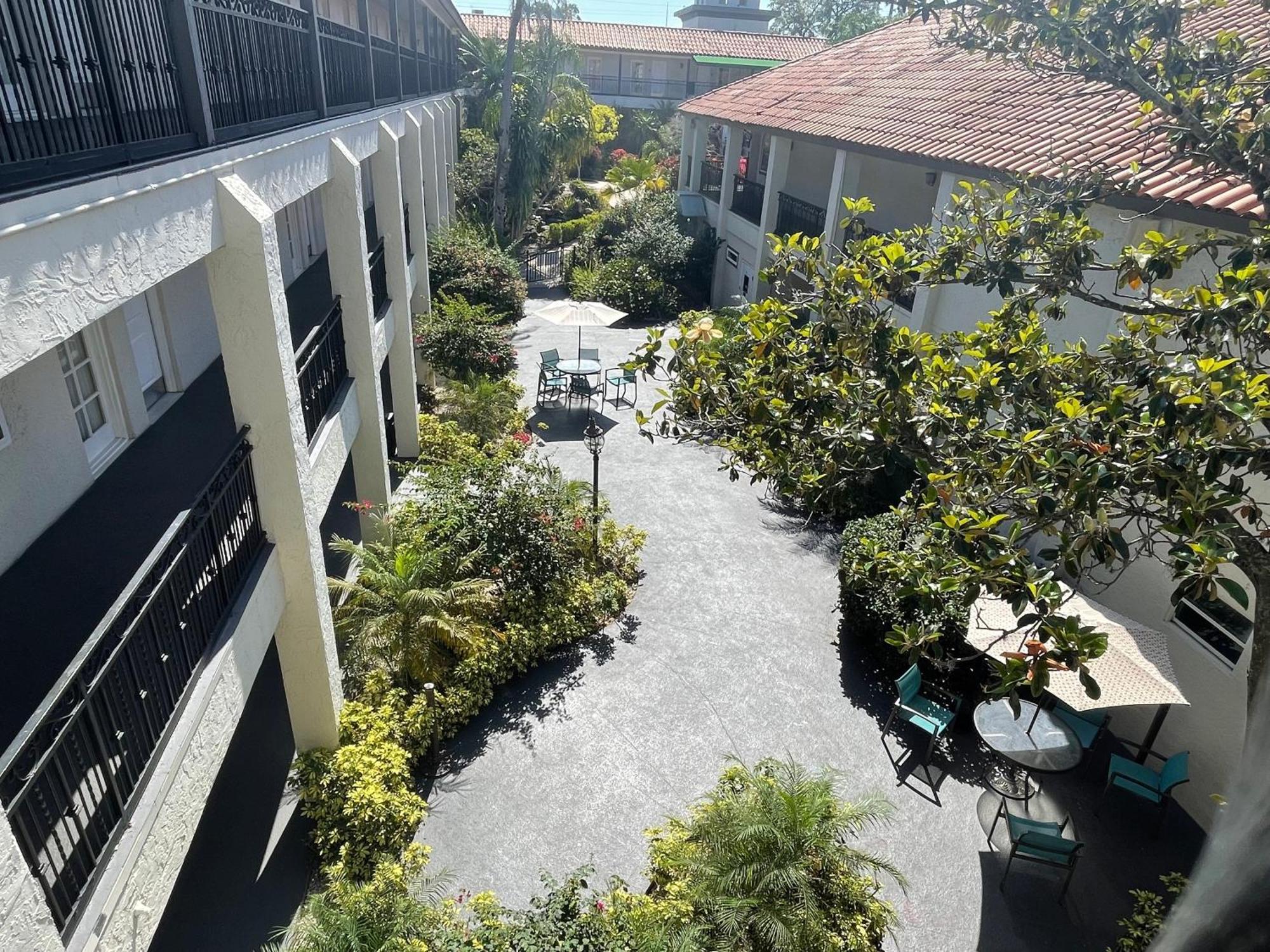 Red Roof Inn Plus & Suites Tampa Zewnętrze zdjęcie