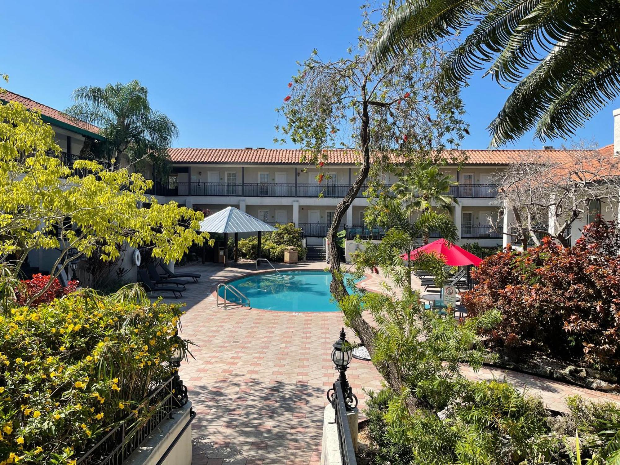 Red Roof Inn Plus & Suites Tampa Zewnętrze zdjęcie