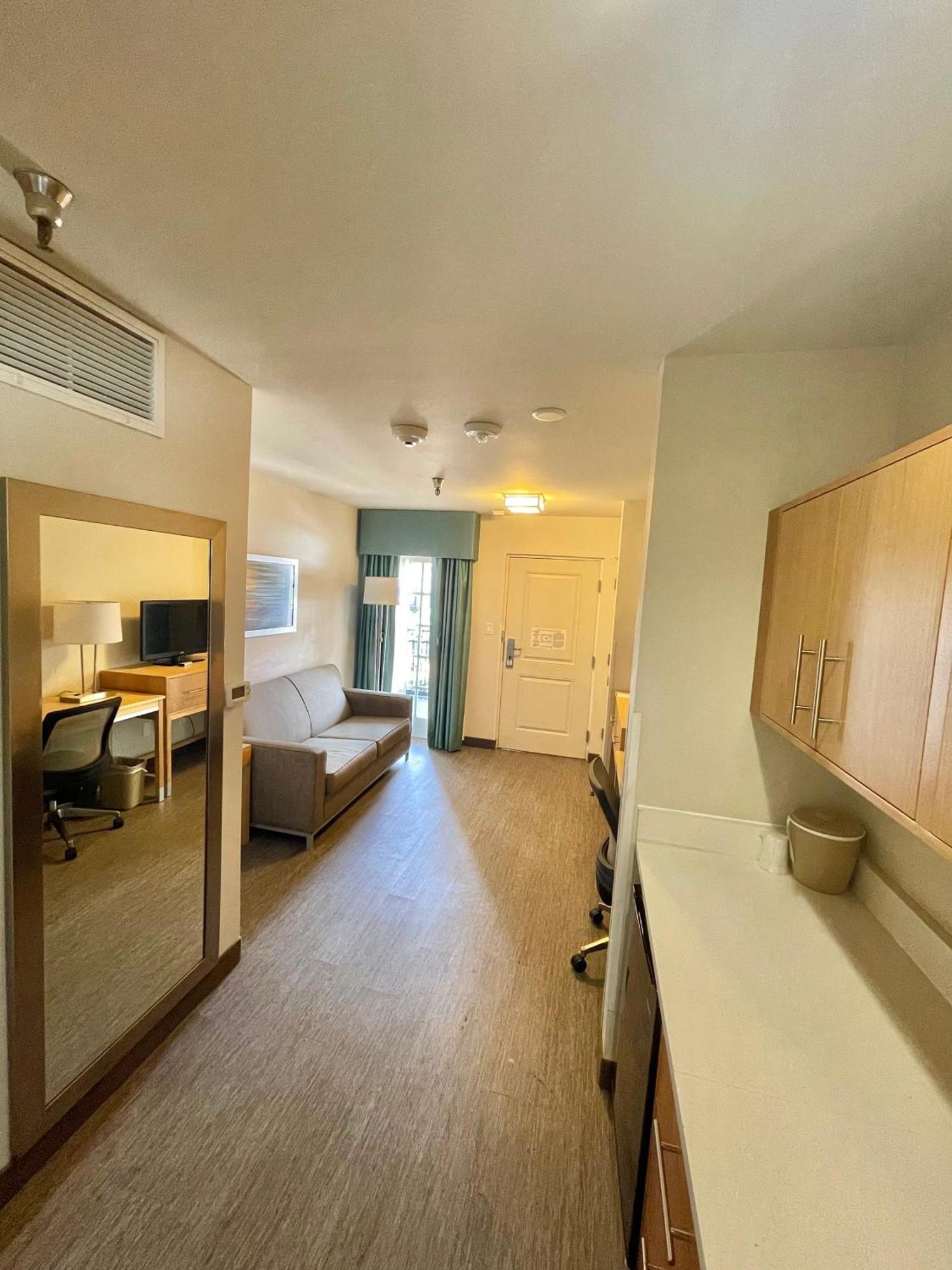 Red Roof Inn Plus & Suites Tampa Pokój zdjęcie